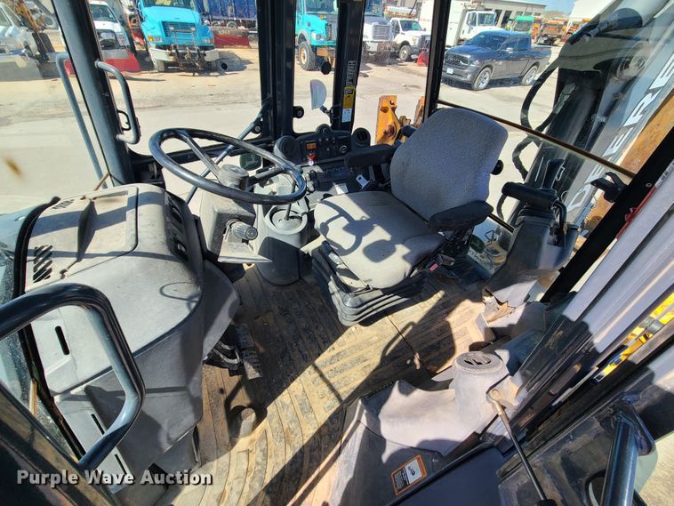 image for item FV9461 2011 John Deere 410J  backhoe