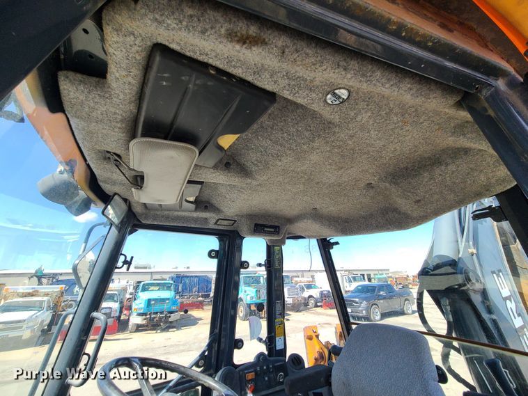 image for item FV9461 2011 John Deere 410J  backhoe