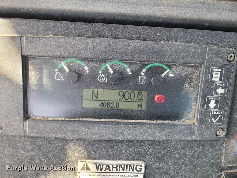 image for item FV9461 2011 John Deere 410J  backhoe