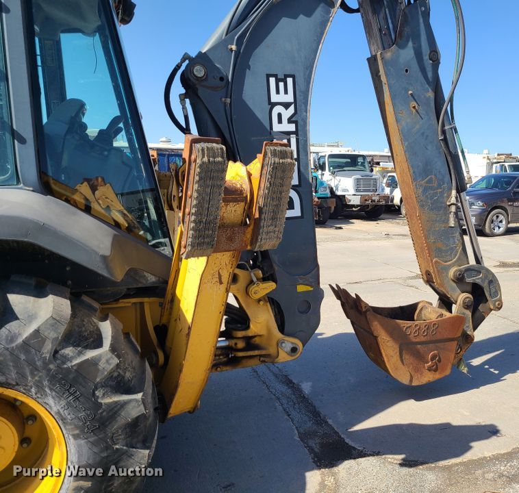 image for item FV9461 2011 John Deere 410J  backhoe