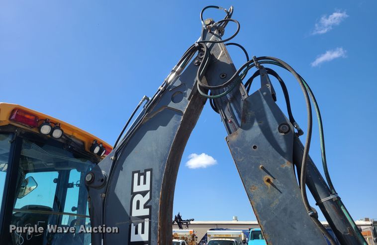 image for item FV9461 2011 John Deere 410J  backhoe