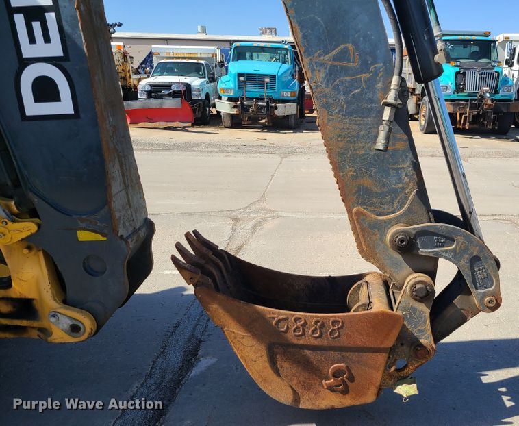 image for item FV9461 2011 John Deere 410J  backhoe