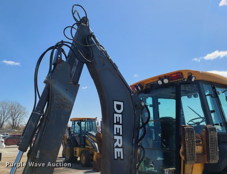 image for item FV9461 2011 John Deere 410J  backhoe