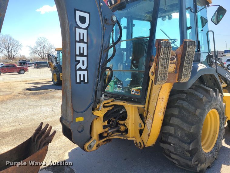 image for item FV9461 2011 John Deere 410J  backhoe