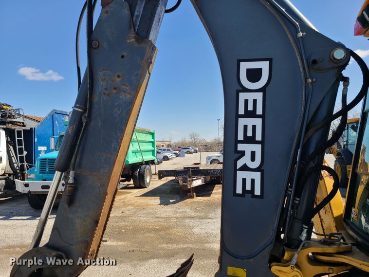 image for item FV9461 2011 John Deere 410J  backhoe