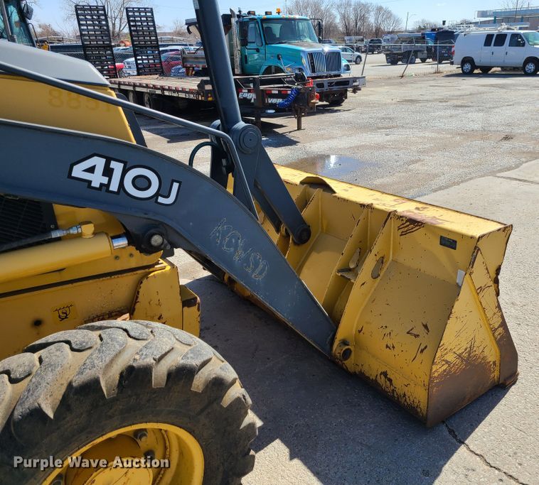 image for item FV9461 2011 John Deere 410J  backhoe