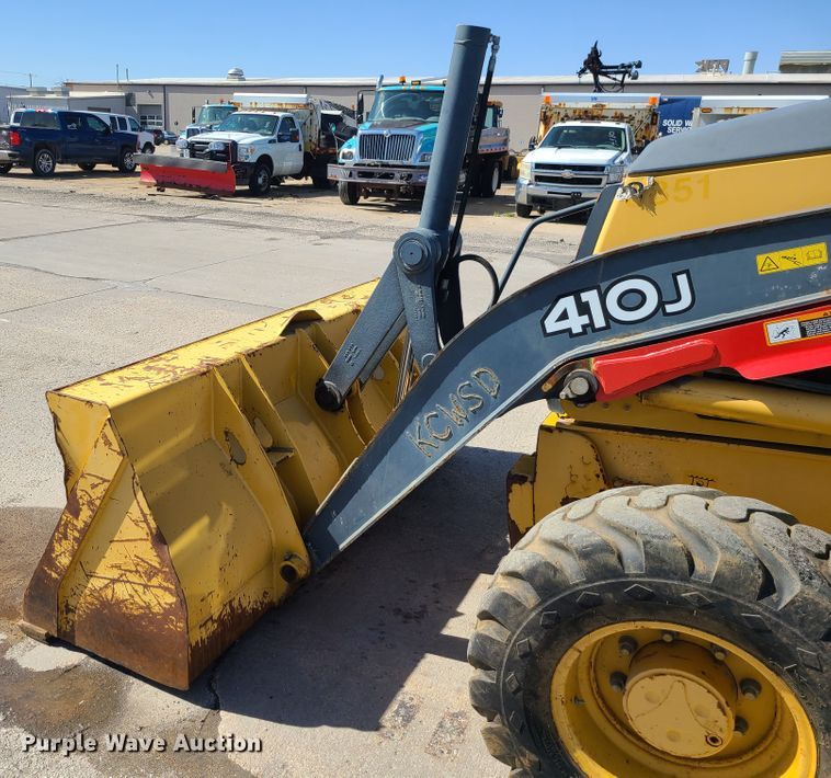 image for item FV9461 2011 John Deere 410J  backhoe