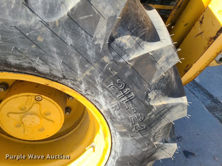 image for item FV9461 2011 John Deere 410J  backhoe