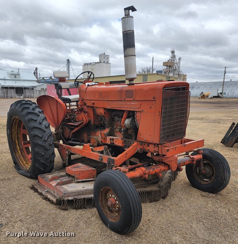 image for item GL9035 1970 International Farmall F 544  tractor