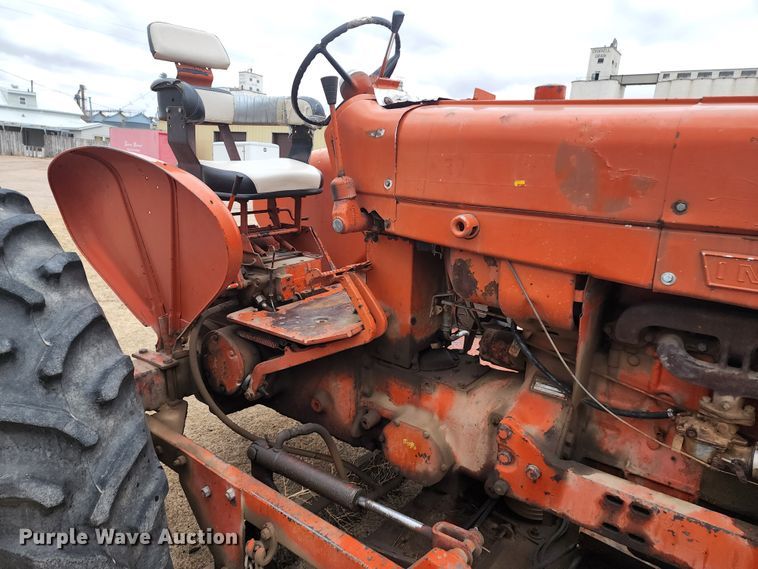 image for item GL9035 1970 International Farmall F 544  tractor