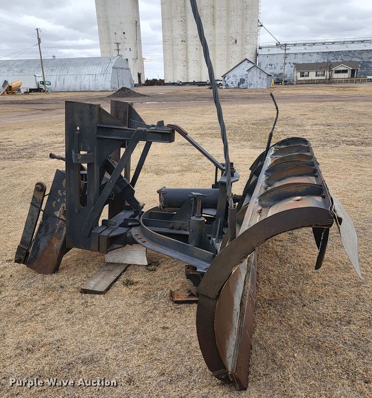 image for item GL9036 11' W snow plow