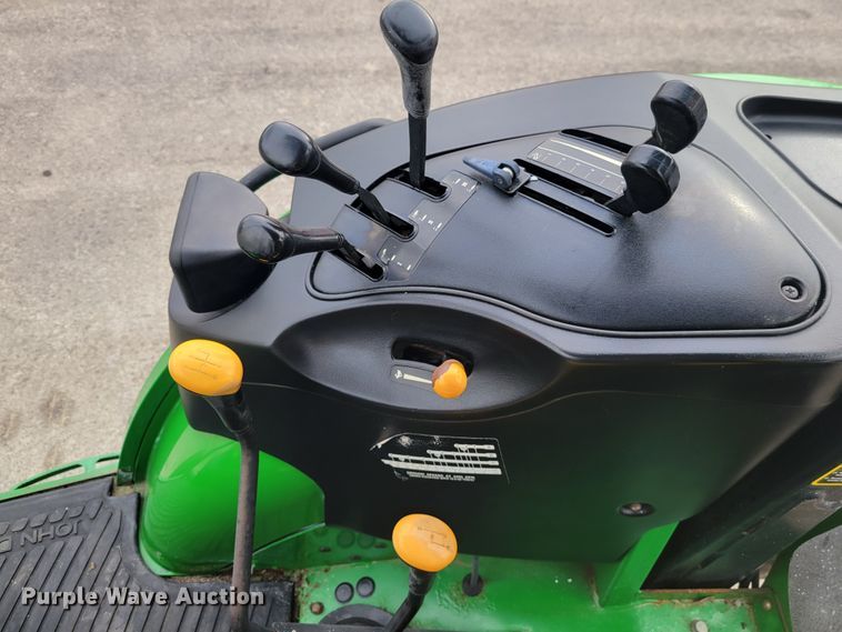 image for item HK9284 2002 John Deere 5420  tractor