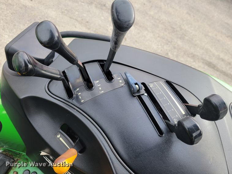 image for item HK9284 2002 John Deere 5420  tractor