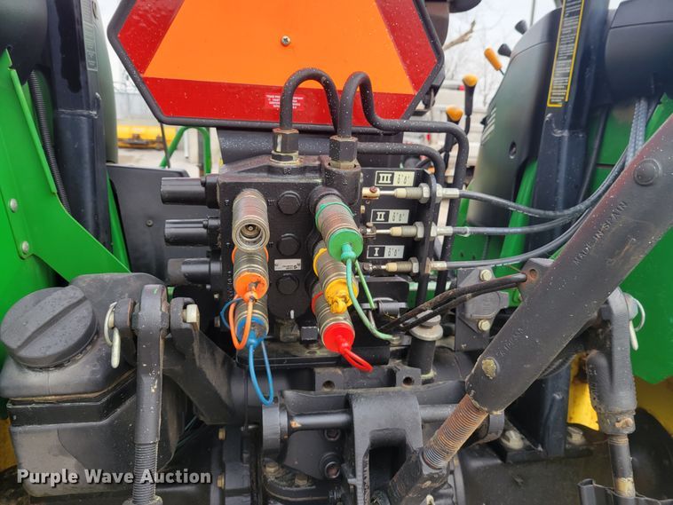 image for item HK9284 2002 John Deere 5420  tractor