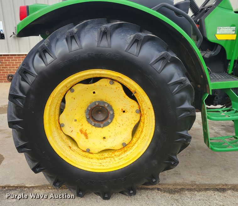 image for item HK9284 2002 John Deere 5420  tractor