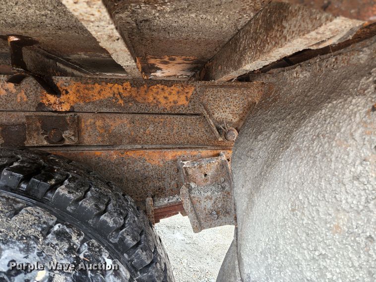 image for item HK9356 1982 International 1954  dump truck