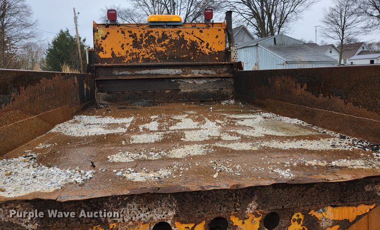 image for item HK9356 1982 International 1954  dump truck