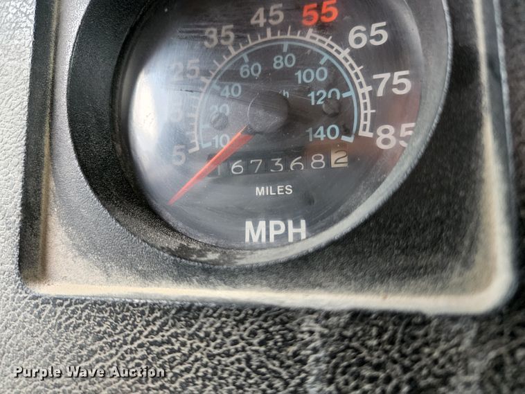 image for item HK9356 1982 International 1954  dump truck