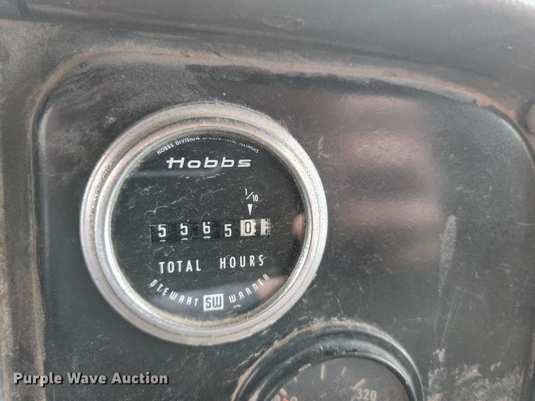 image for item HK9356 1982 International 1954  dump truck