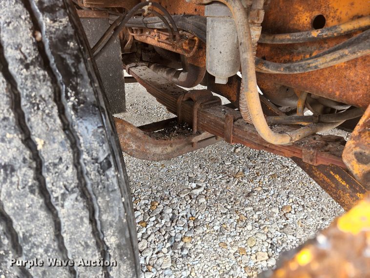 image for item HK9356 1982 International 1954  dump truck