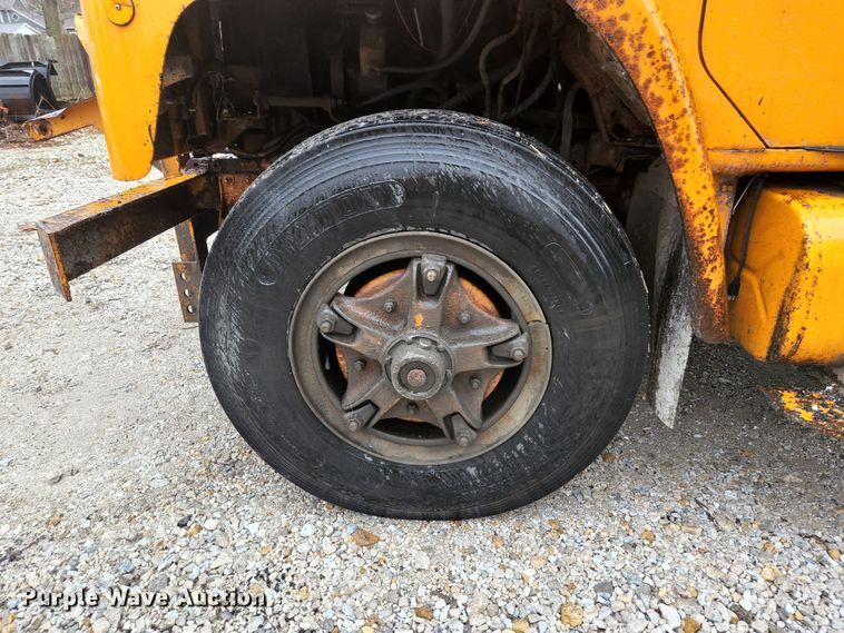 image for item HK9356 1982 International 1954  dump truck