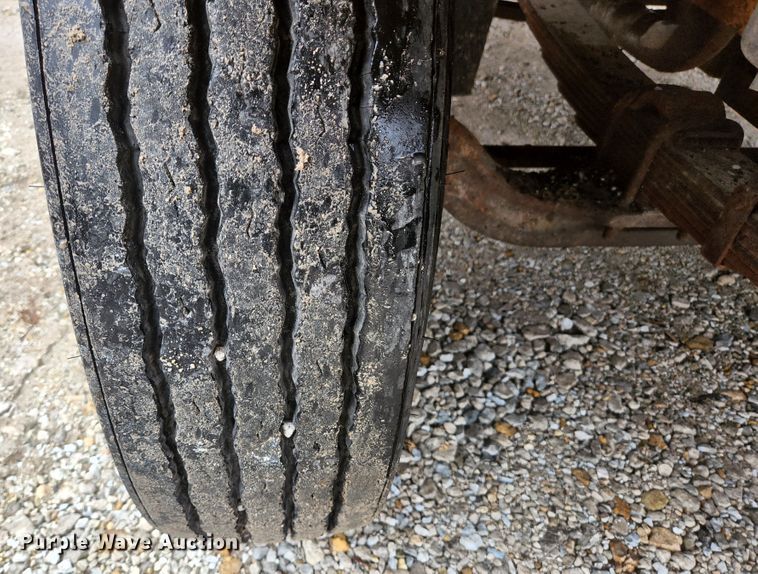 image for item HK9356 1982 International 1954  dump truck