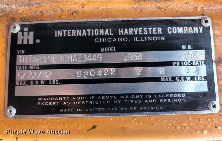 image for item HK9356 1982 International 1954  dump truck