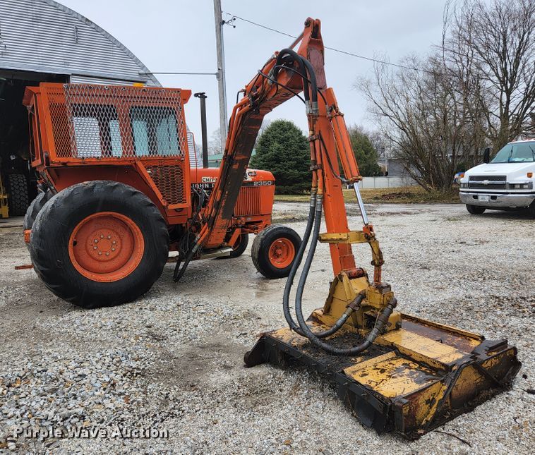 image for item HK9357 1986 John Deere 2350  tractor