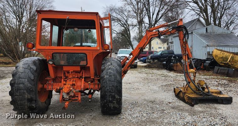 image for item HK9357 1986 John Deere 2350  tractor
