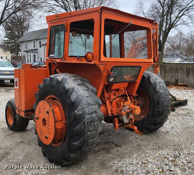 image for item HK9357 1986 John Deere 2350  tractor
