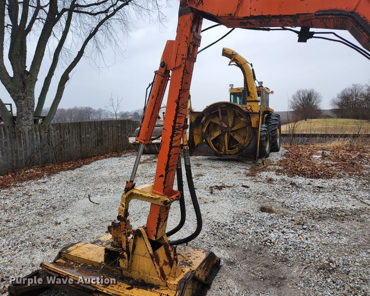 image for item HK9357 1986 John Deere 2350  tractor