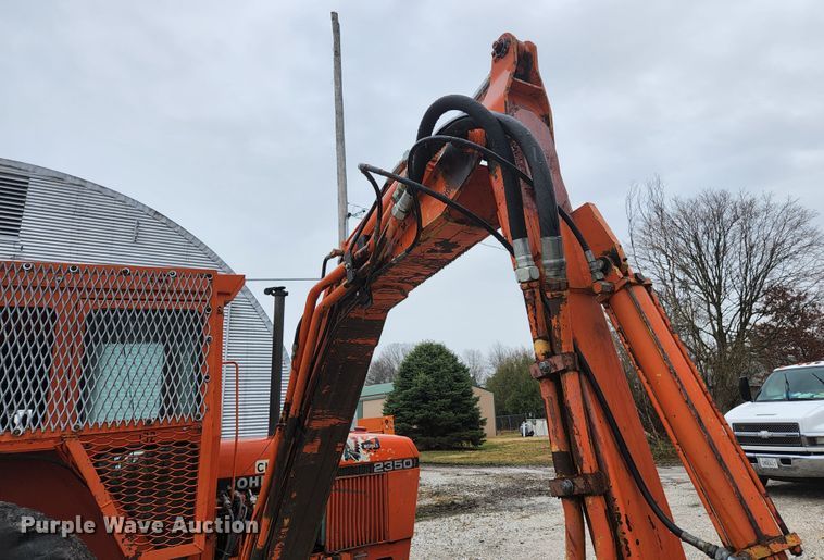 image for item HK9357 1986 John Deere 2350  tractor