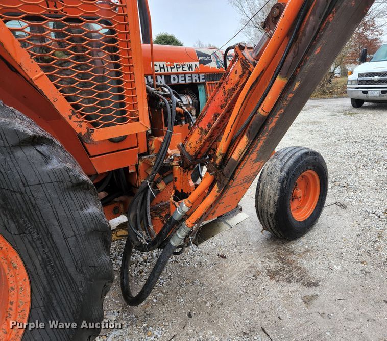 image for item HK9357 1986 John Deere 2350  tractor