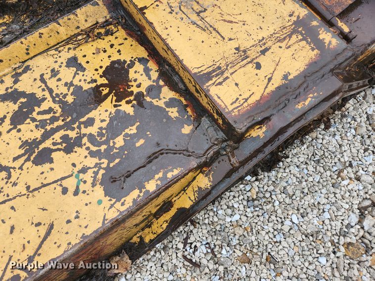 image for item HK9357 1986 John Deere 2350  tractor