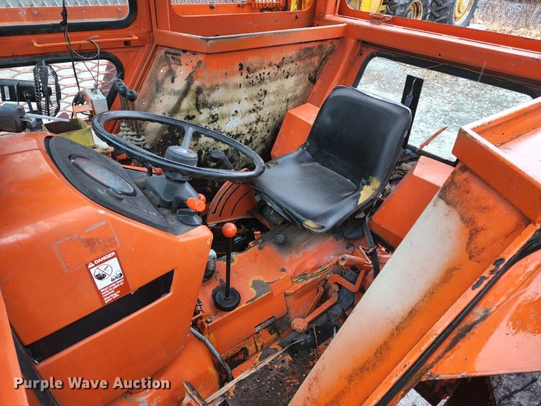 image for item HK9357 1986 John Deere 2350  tractor