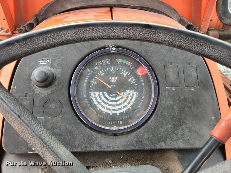 image for item HK9357 1986 John Deere 2350  tractor