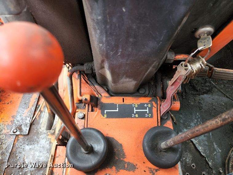 image for item HK9357 1986 John Deere 2350  tractor