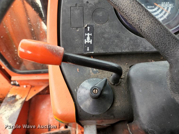 image for item HK9357 1986 John Deere 2350  tractor