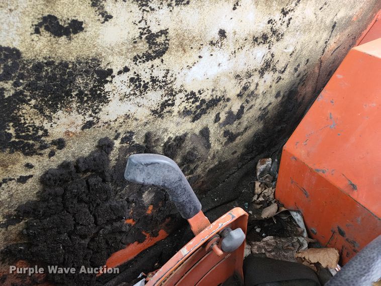 image for item HK9357 1986 John Deere 2350  tractor