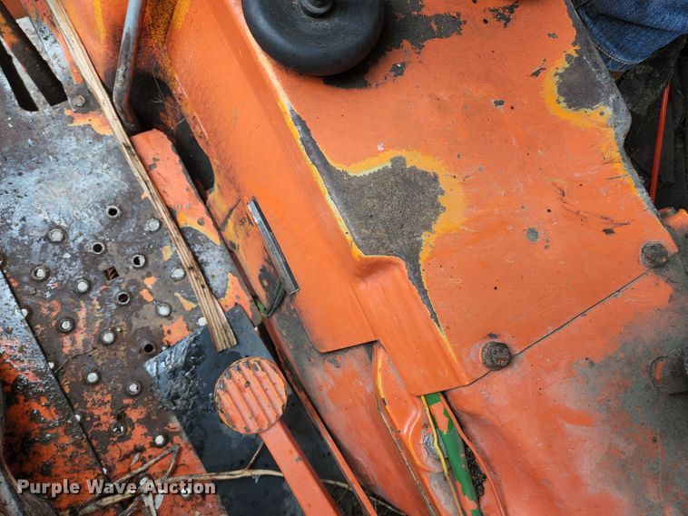 image for item HK9357 1986 John Deere 2350  tractor