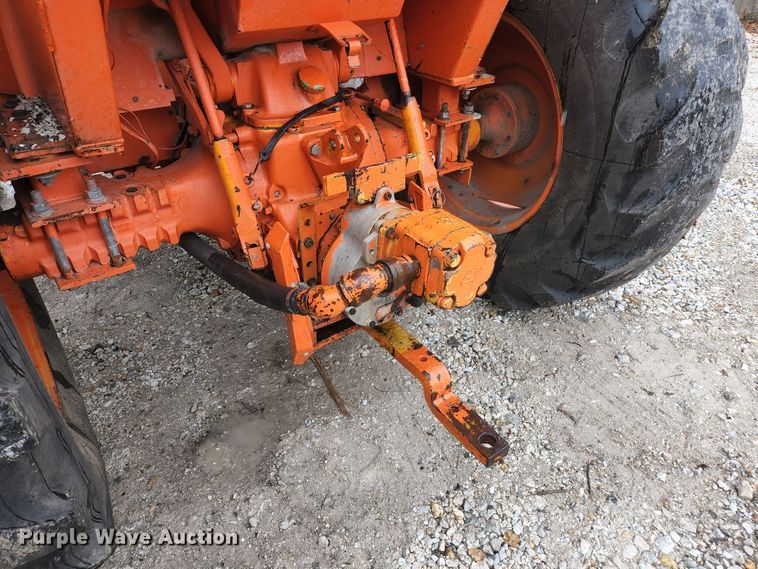 image for item HK9357 1986 John Deere 2350  tractor