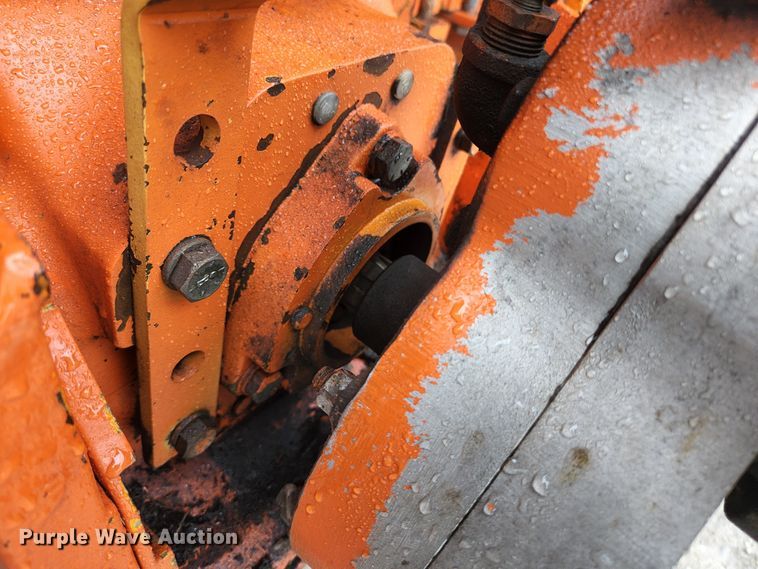 image for item HK9357 1986 John Deere 2350  tractor