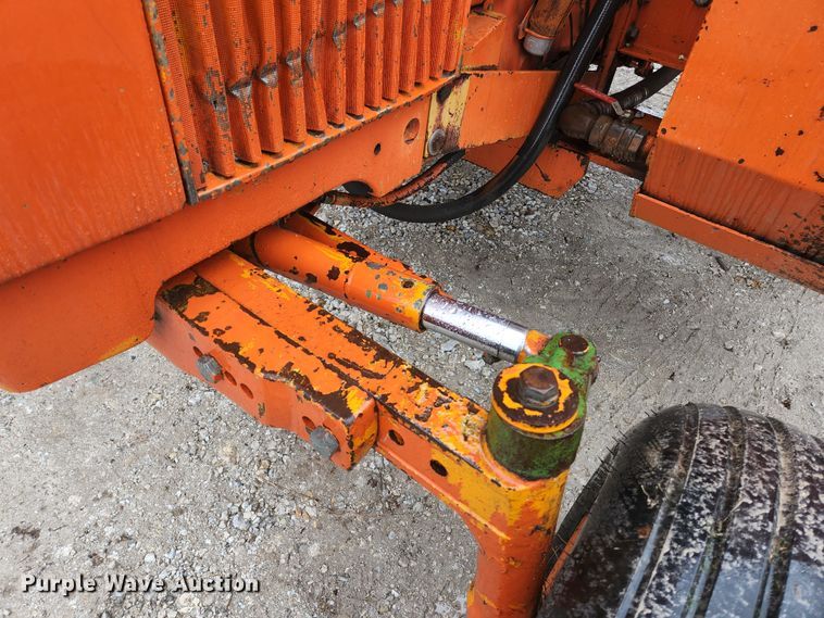 image for item HK9357 1986 John Deere 2350  tractor