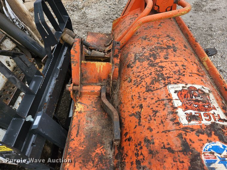 image for item HK9357 1986 John Deere 2350  tractor