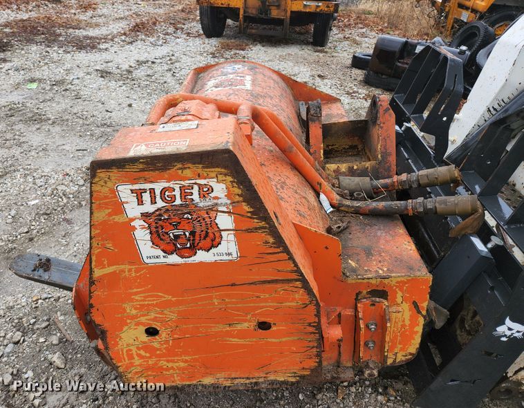 image for item HK9357 1986 John Deere 2350  tractor