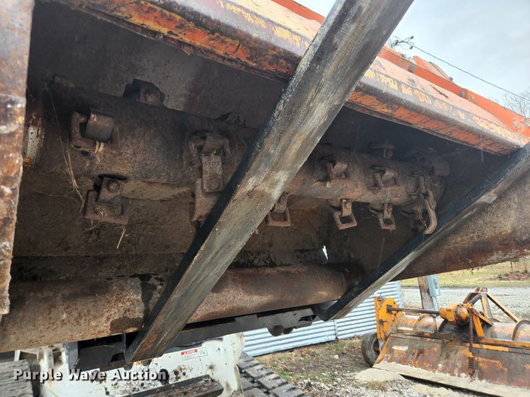 image for item HK9357 1986 John Deere 2350  tractor