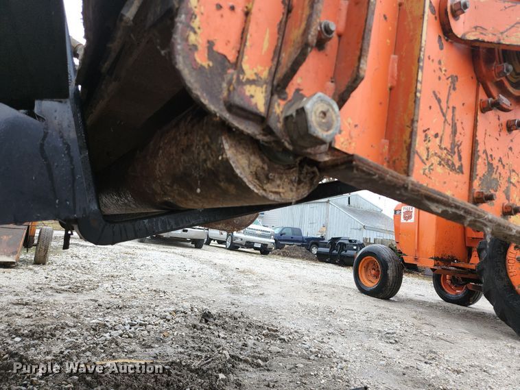 image for item HK9357 1986 John Deere 2350  tractor