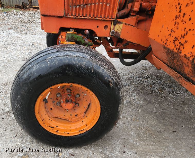 image for item HK9357 1986 John Deere 2350  tractor