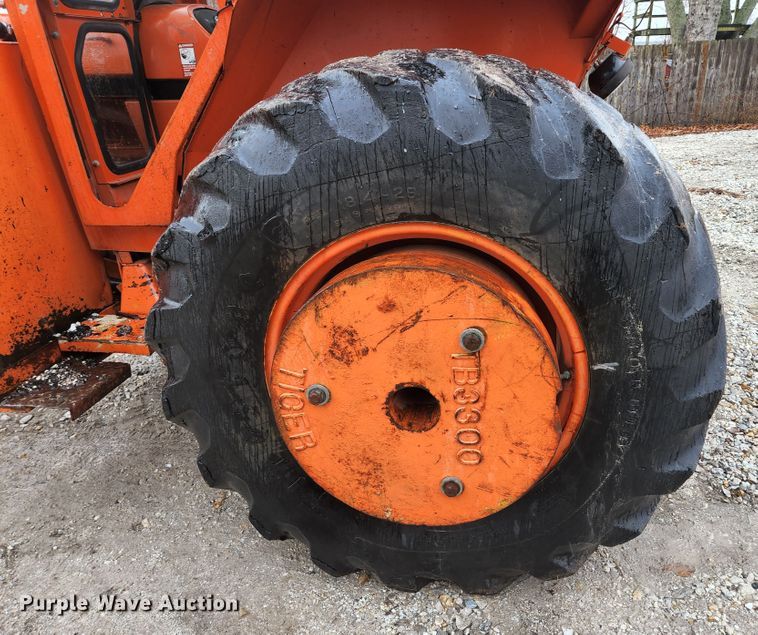 image for item HK9357 1986 John Deere 2350  tractor