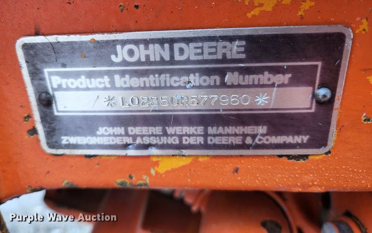image for item HK9357 1986 John Deere 2350  tractor